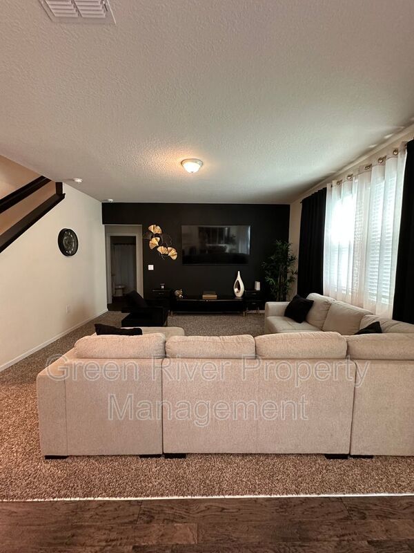 Warm Modern Living Steps from Spring Park—A Five-Bed Beauty with Space for Everyone!! property image