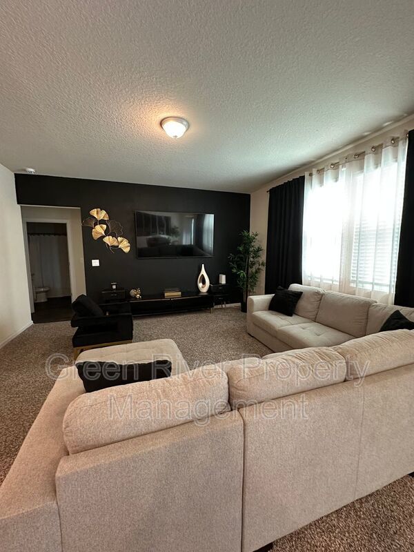 Warm Modern Living Steps from Spring Park—A Five-Bed Beauty with Space for Everyone!! property image