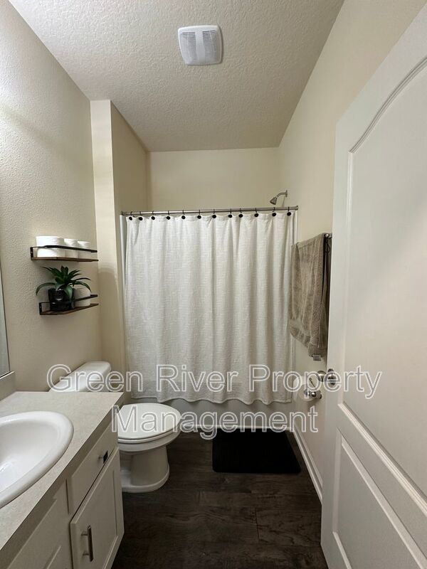 Warm Modern Living Steps from Spring Park—A Five-Bed Beauty with Space for Everyone!! property image