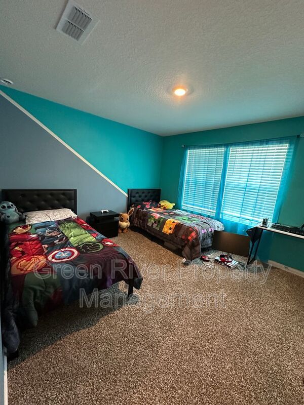 Warm Modern Living Steps from Spring Park—A Five-Bed Beauty with Space for Everyone!! property image