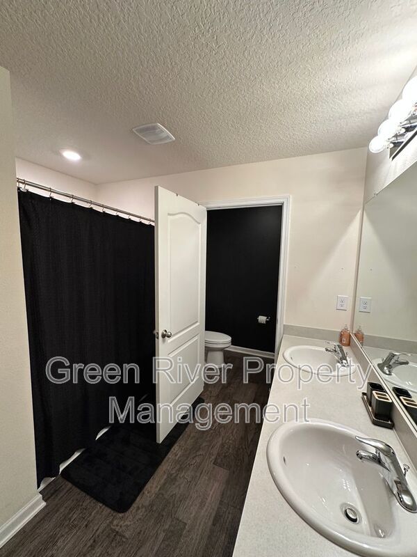 Warm Modern Living Steps from Spring Park—A Five-Bed Beauty with Space for Everyone!! property image