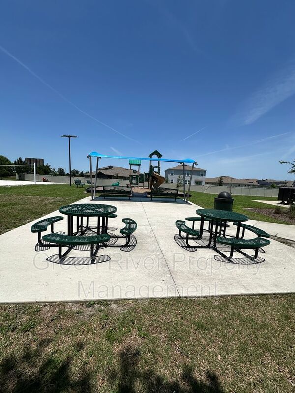 Warm Modern Living Steps from Spring Park—A Five-Bed Beauty with Space for Everyone!! property image