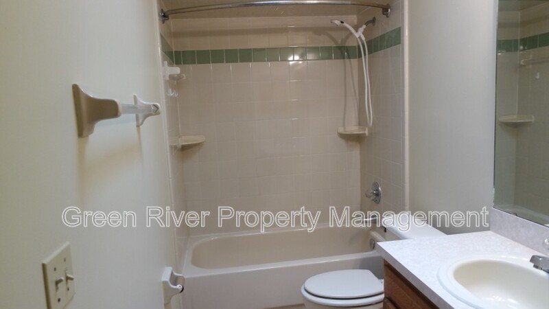 Adorable 3 bed 2 bath with open floor plan! property image