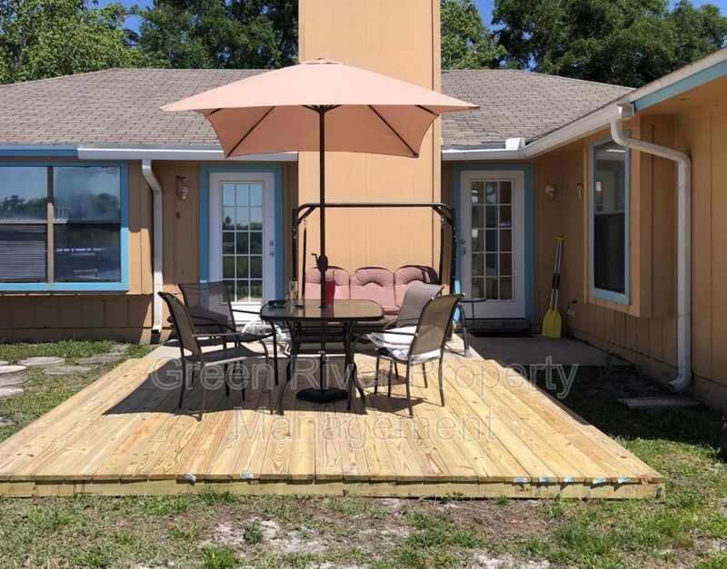 Adorable 3 bed 2 bath with open floor plan! property image