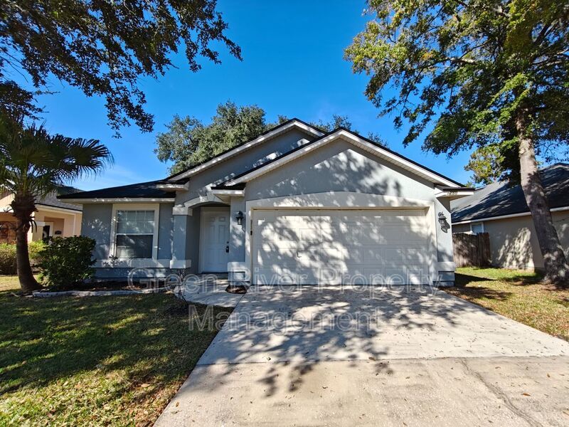 Charming 3-Bed Home with Great Amenities & Spacious Backyard property image