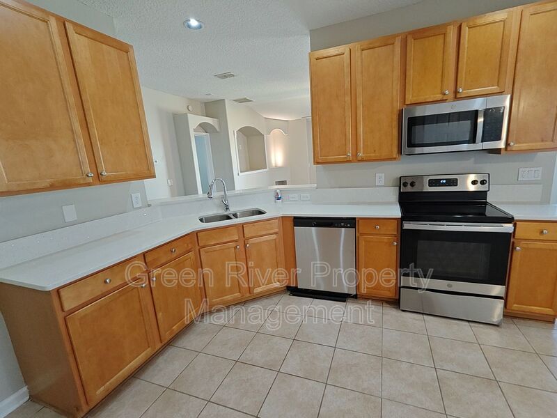 Charming 3-Bed Home with Great Amenities & Spacious Backyard property image