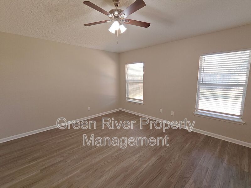 Charming 3-Bed Home with Great Amenities & Spacious Backyard property image