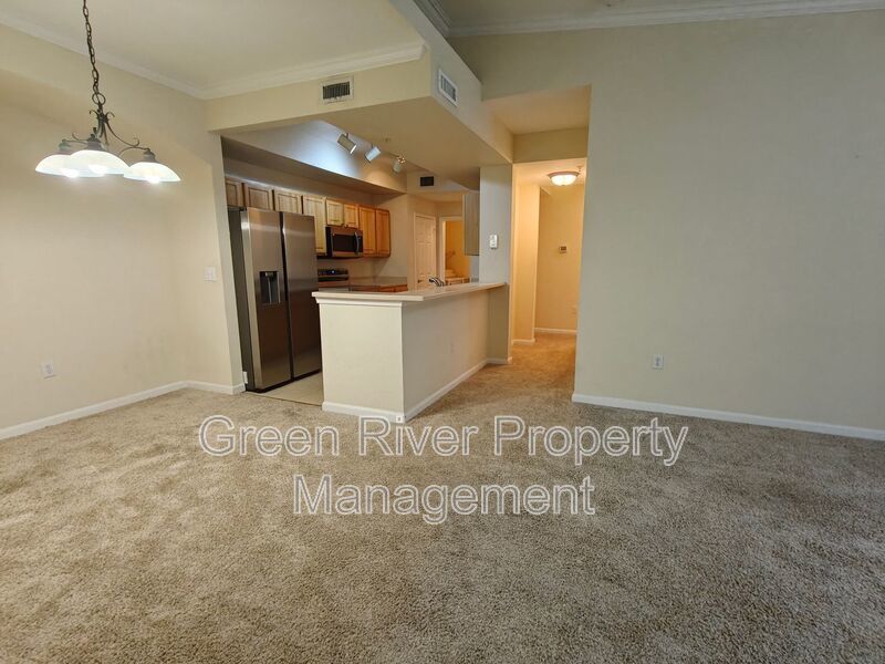 Beautiful 3 Bedroom, 2 Bathroom Townhome with Garage – Pet Friendly! property image