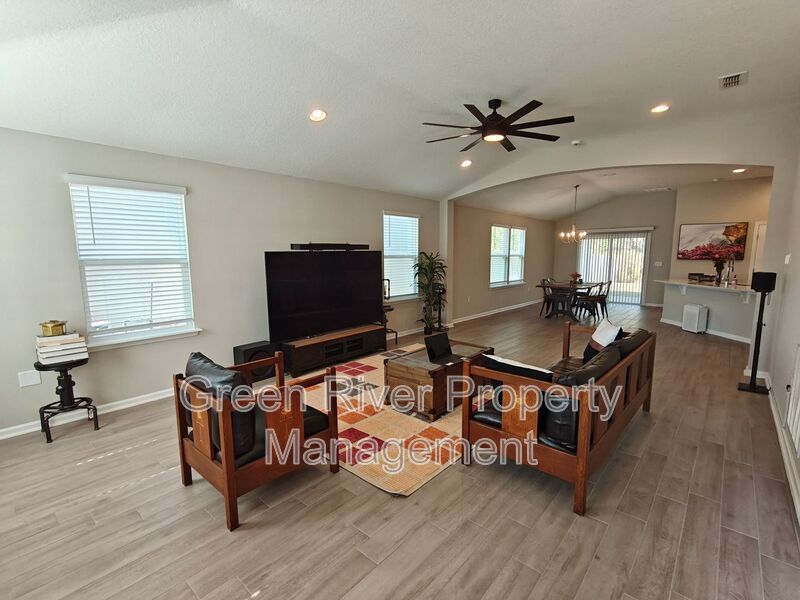 Beautiful 3 Bedroom / 2 Bath Home for Rent in Yulee! property image