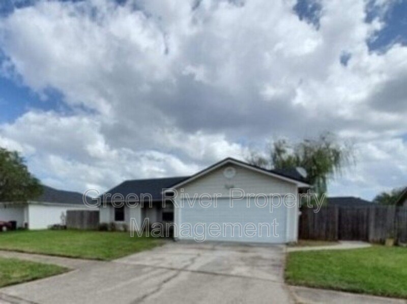 Beautiful 3 bedroom 2 bath Just waiting for you to call Home! property image