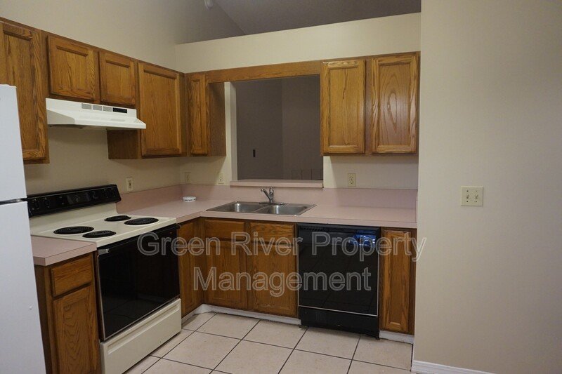 Beautiful 3 bedroom 2 bath Just waiting for you to call Home! property image