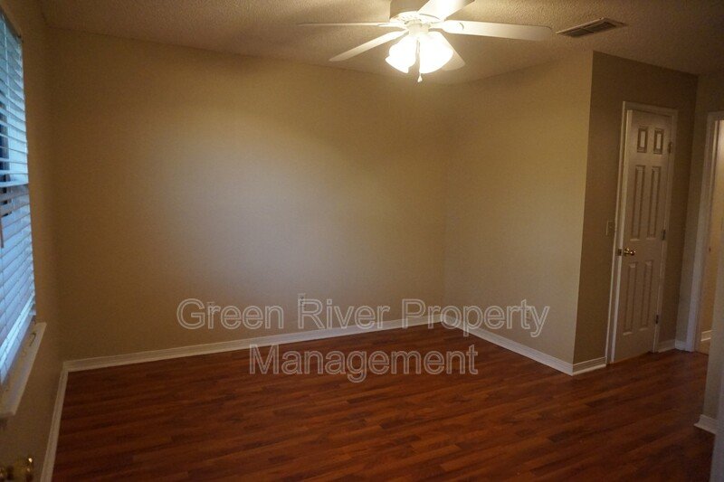 Beautiful 3 bedroom 2 bath Just waiting for you to call Home! property image