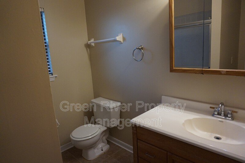 Beautiful 3 bedroom 2 bath Just waiting for you to call Home! property image