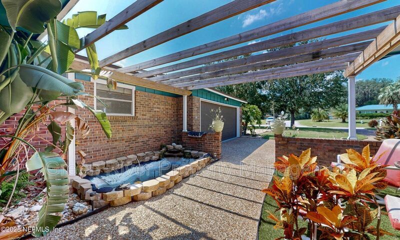 Waterfront Luxury Living – 4 Bed / 3 Bath – Over 2,600 Sq Ft property image