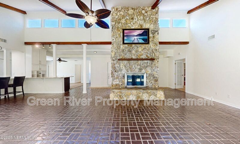 Waterfront Luxury Living – 4 Bed / 3 Bath – Over 2,600 Sq Ft property image