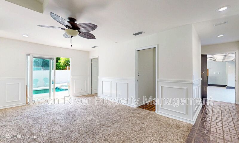 Waterfront Luxury Living – 4 Bed / 3 Bath – Over 2,600 Sq Ft property image