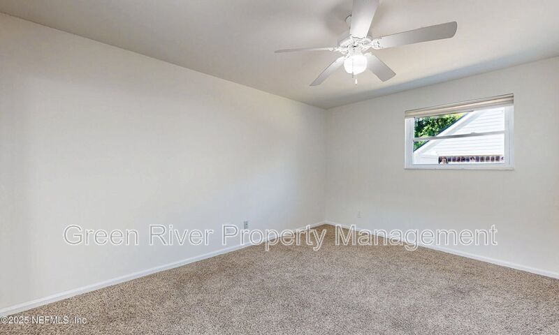 Waterfront Luxury Living – 4 Bed / 3 Bath – Over 2,600 Sq Ft property image