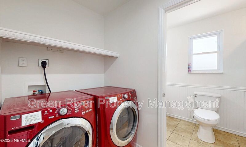 Waterfront Luxury Living – 4 Bed / 3 Bath – Over 2,600 Sq Ft property image