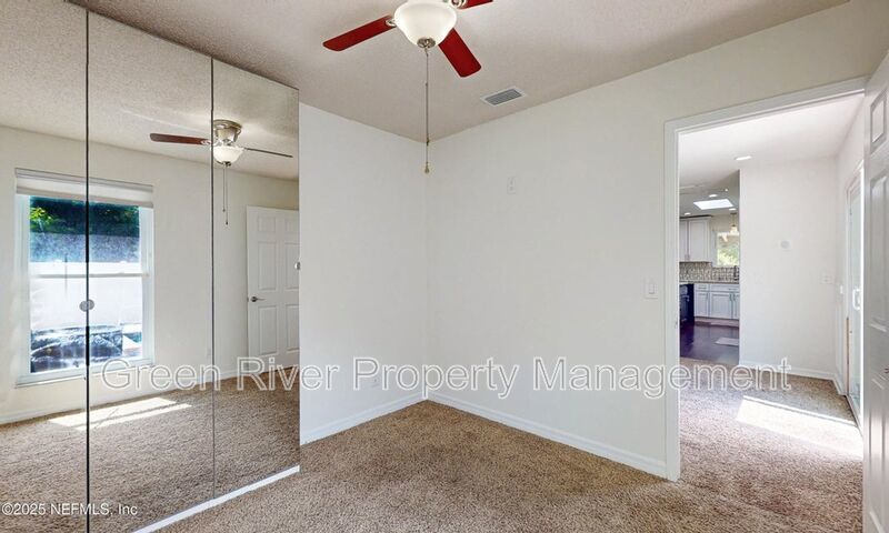 Waterfront Luxury Living – 4 Bed / 3 Bath – Over 2,600 Sq Ft property image