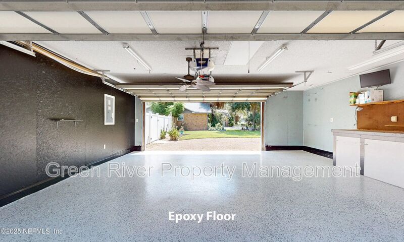 Waterfront Luxury Living – 4 Bed / 3 Bath – Over 2,600 Sq Ft property image