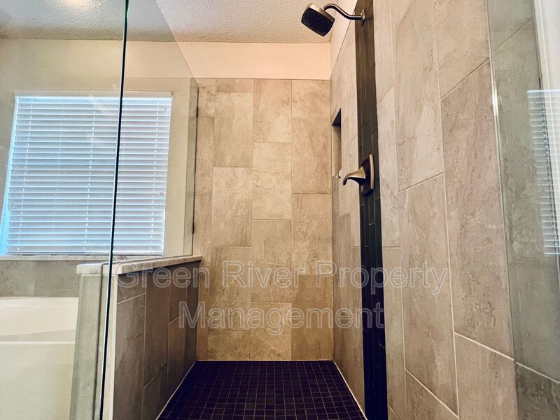 Johns Creek Stunner: Dream Master Suite, Entertainer’s Porch & Ultimate Community Perks!! property image