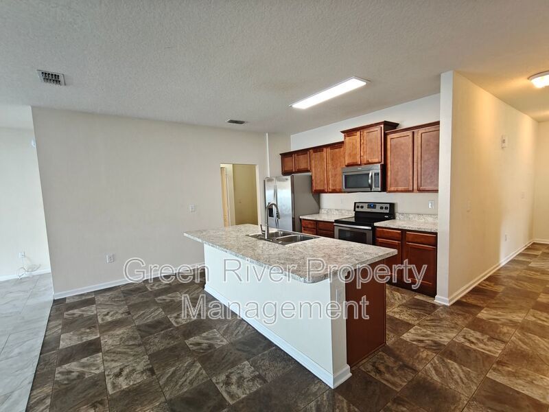 Spacious 3 Bedroom/2.5 Bathroom Two-Story Home with Garage & Fenced Yard property image