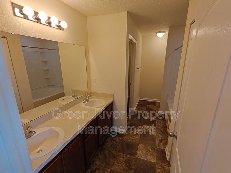 Spacious 3 Bedroom/2.5 Bathroom Two-Story Home with Garage & Fenced Yard property image