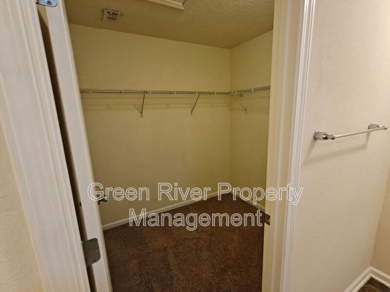 Spacious 3 Bedroom/2.5 Bathroom Two-Story Home with Garage & Fenced Yard property image