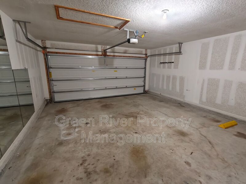 Spacious 3 Bedroom/2.5 Bathroom Two-Story Home with Garage & Fenced Yard property image