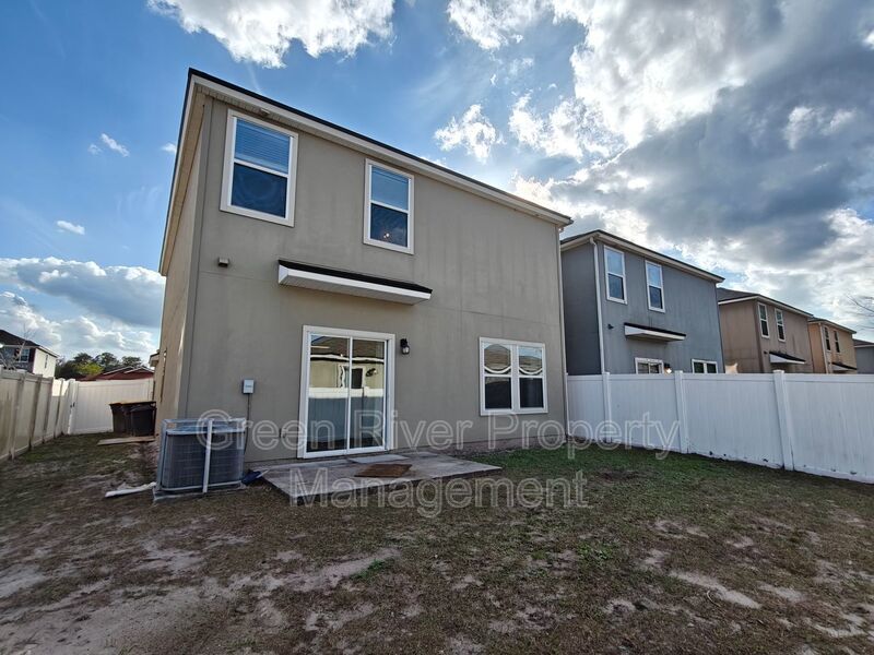 Spacious 3 Bedroom/2.5 Bathroom Two-Story Home with Garage & Fenced Yard property image