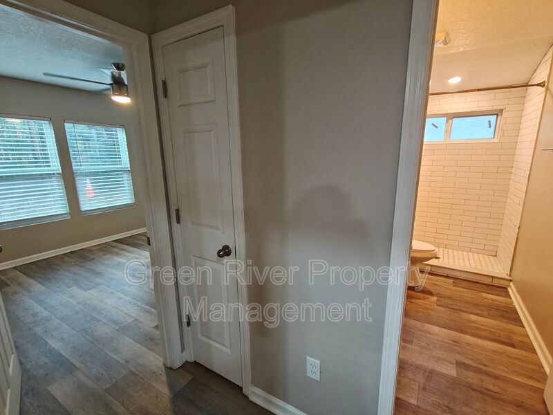 Charming 3-Bedroom Home with Spacious Yard property image