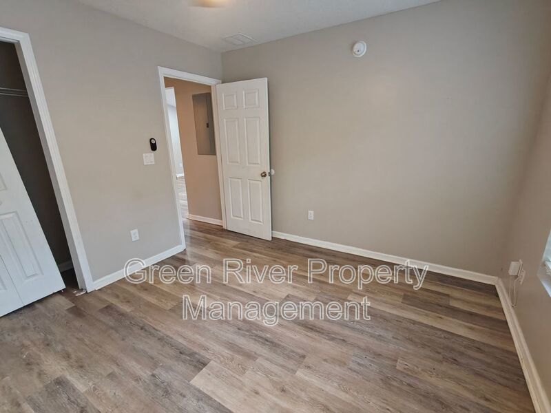 Charming 3-Bedroom Home with Spacious Yard property image