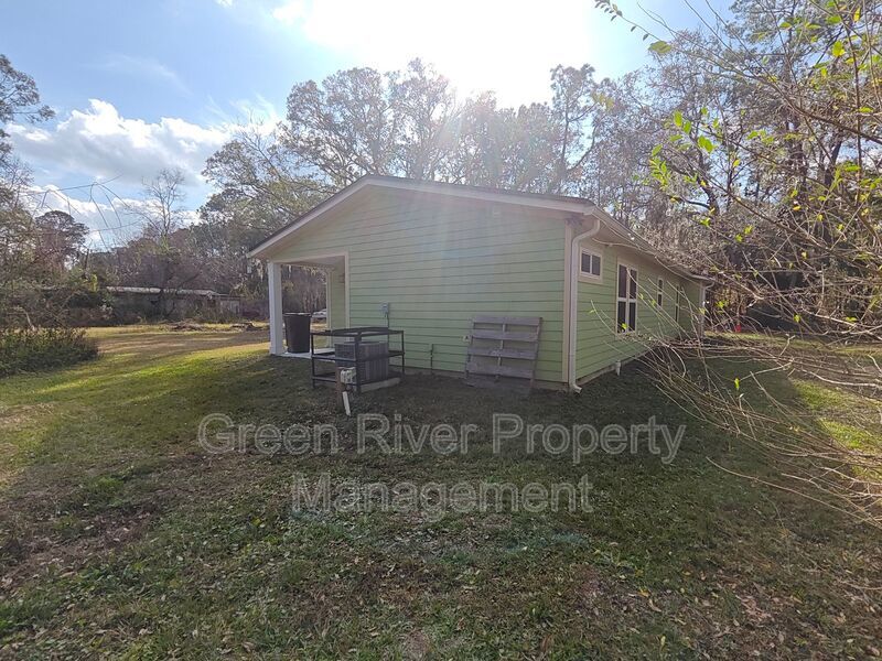 Charming 3-Bedroom Home with Spacious Yard property image