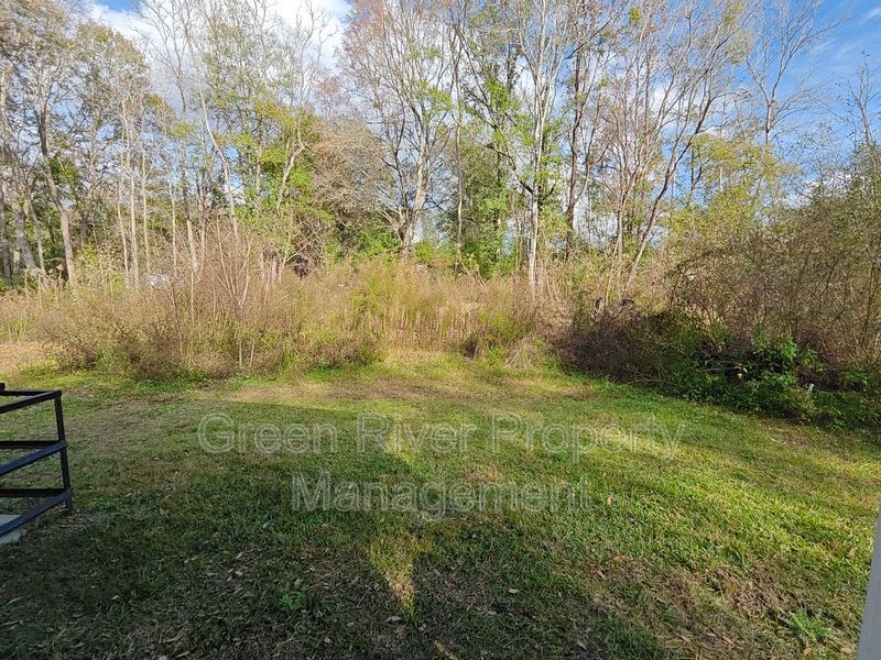 Charming 3-Bedroom Home with Spacious Yard property image