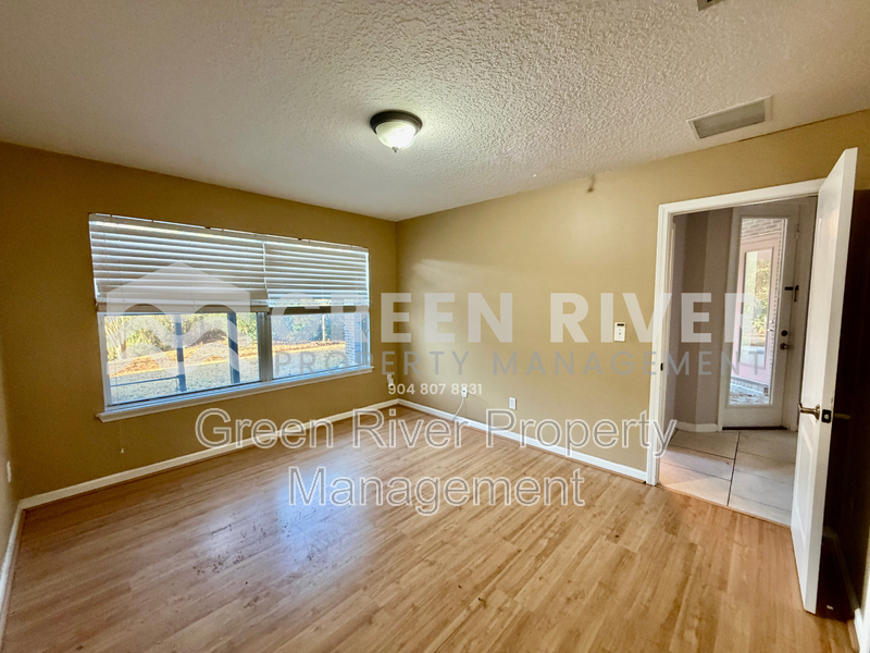 Luxury Living in The Oaks at Oakleaf – 4BR Retreat & Resort-Style Amenities property image