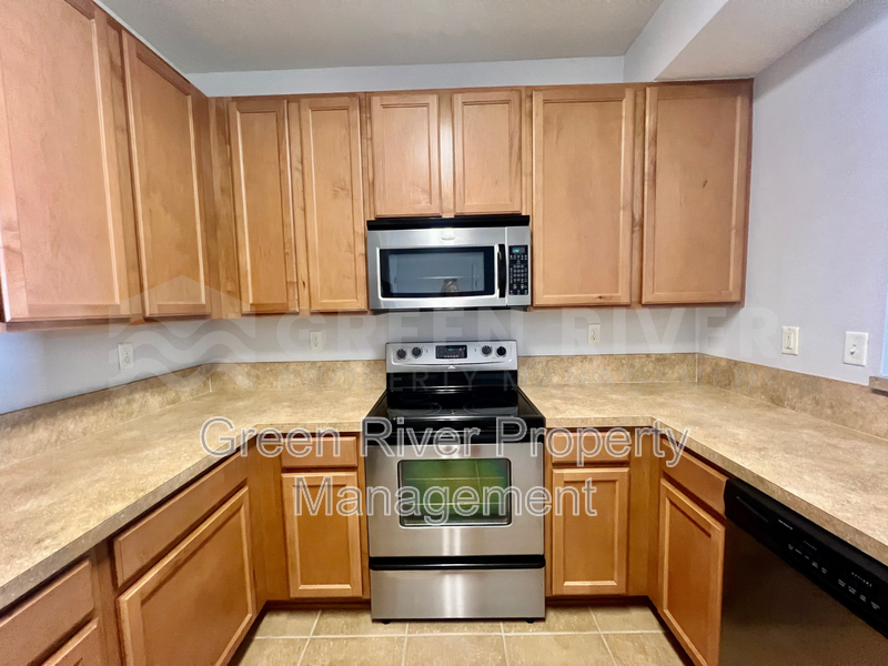 Chic 1-Bed Condo with Resort-Style Amenities & Pet-Friendly Perks in Fleming Island! property image