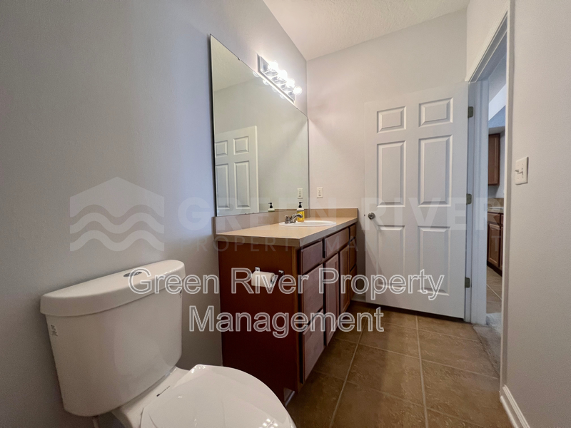 Chic 1-Bed Condo with Resort-Style Amenities & Pet-Friendly Perks in Fleming Island! property image