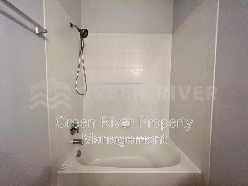 Chic 1-Bed Condo with Resort-Style Amenities & Pet-Friendly Perks in Fleming Island! property image