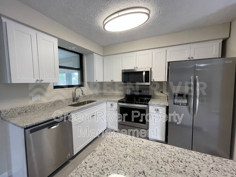 Your 4 bedroom 2 bath Orange Park Dream Home Awaits! property image