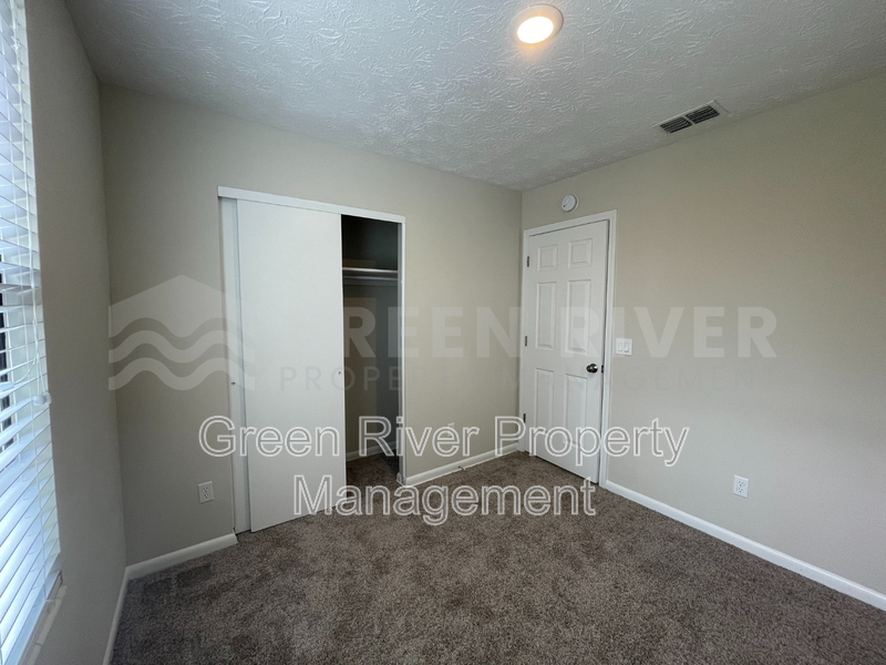 Your 4 bedroom 2 bath Orange Park Dream Home Awaits! property image