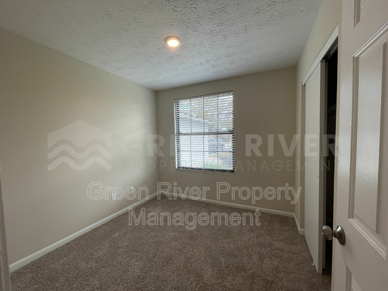 Your 4 bedroom 2 bath Orange Park Dream Home Awaits! property image