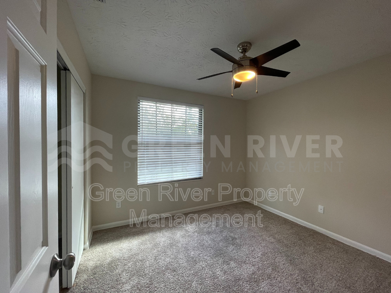 Your 4 bedroom 2 bath Orange Park Dream Home Awaits! property image