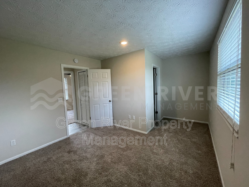 Your 4 bedroom 2 bath Orange Park Dream Home Awaits! property image