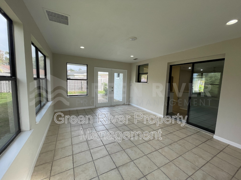 Your 4 bedroom 2 bath Orange Park Dream Home Awaits! property image