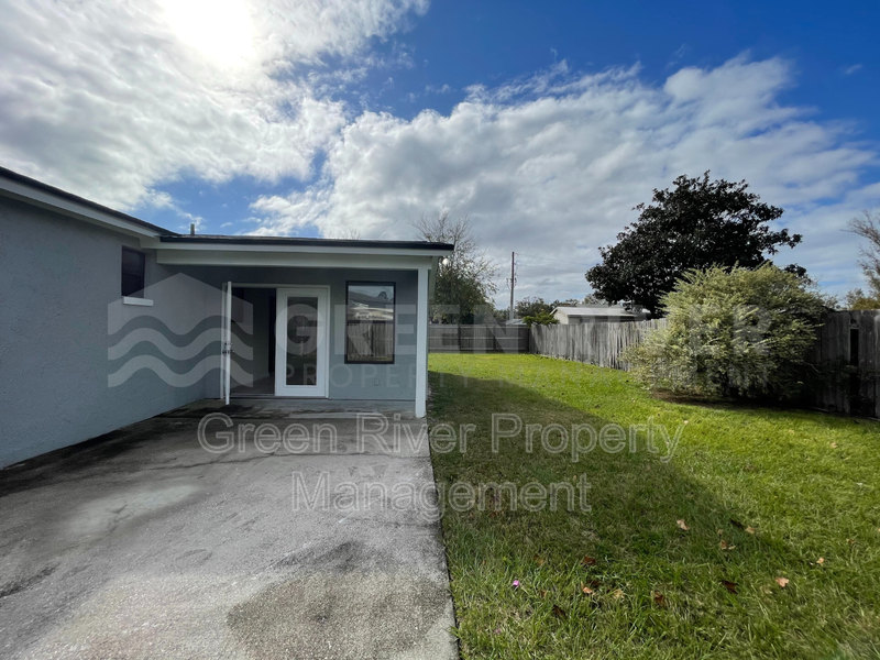 Your 4 bedroom 2 bath Orange Park Dream Home Awaits! property image