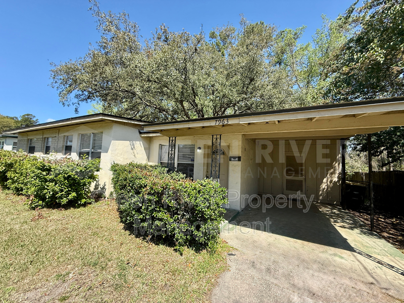 Freshly 3 bedroom, 1.5 bath Updated Westside Charmer  - New Carpet, Fresh Paint & Big Fenced Backyard property image