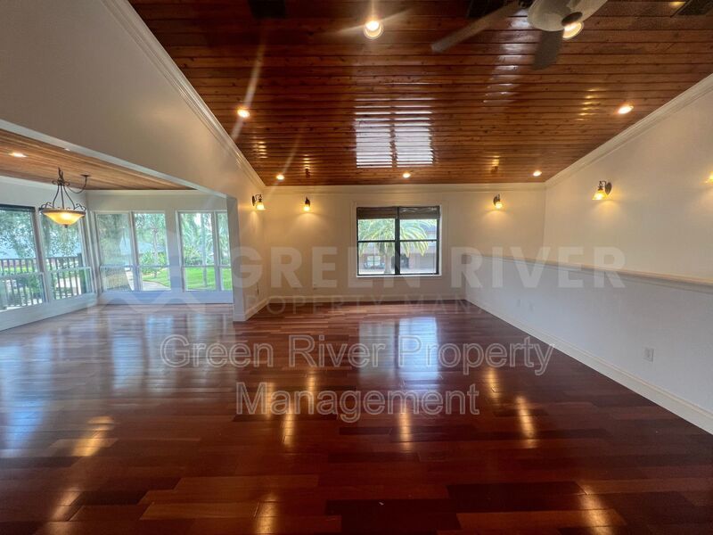 Amazing 4 bedroom home with St Johns River Views Available Now! property image