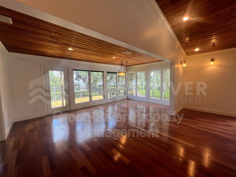 Amazing 4 bedroom home with St Johns River Views Available Now! property image