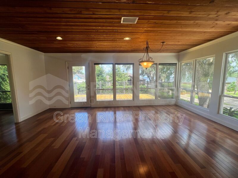 Amazing 4 bedroom home with St Johns River Views Available Now! property image