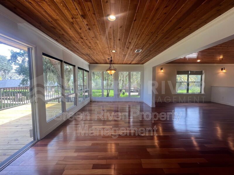 Amazing 4 bedroom home with St Johns River Views Available Now! property image